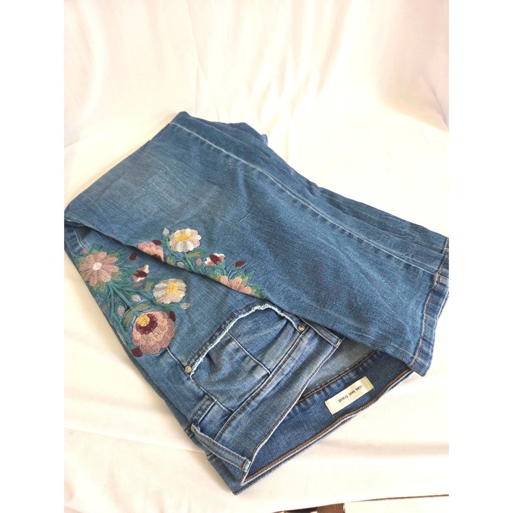 Jessica Simpson Plus Size Embroidered Floral Blue Jeans 18W